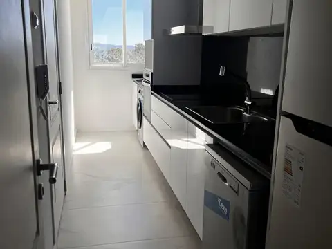 Departamento 7 ambientes con 3 baños