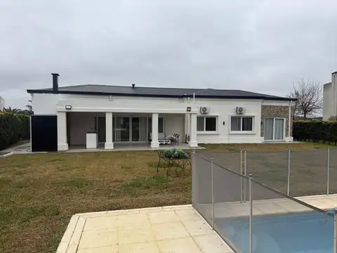 Casa en Alquiler Temporal en Haras Santa Maria, USD 1.900