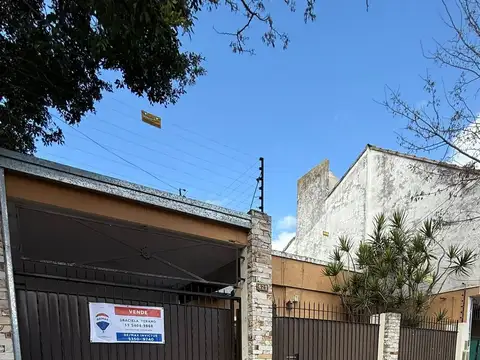 Casa 5 ambientes en venta en ezpeleta, quilmes