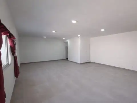 Local Comercial sobre calle principal bº Feijoo