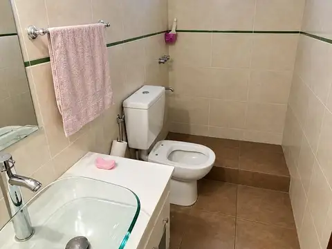 Depto Tipo Casa en Alquiler de 2 dormitorios