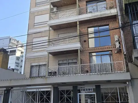 Depto 2 amb en duplex con cochera fija cubierta