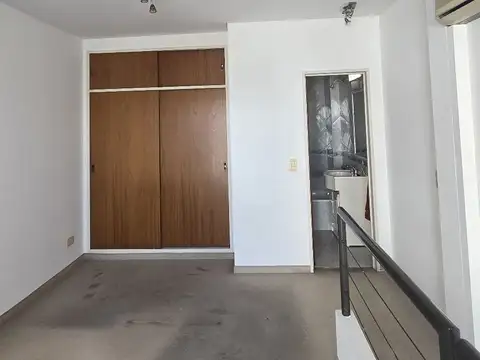 Depto 2 amb en duplex con cochera fija cubierta