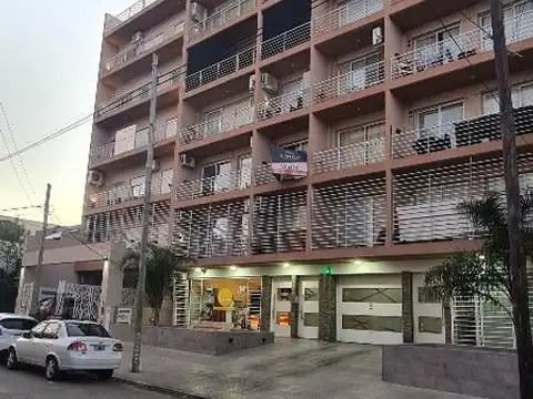 SE VENDE COCHERA DESCUBIERTA