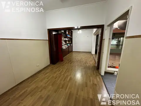 Departamento de cuatro ambientes en venta, Ramos Mejia Apto profesional.