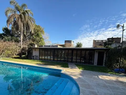 Casa 6 ambientes con 4 baños
