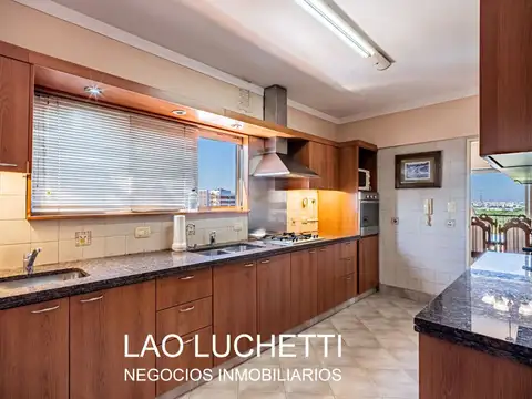Departamento 4 ambientes con 4 baños