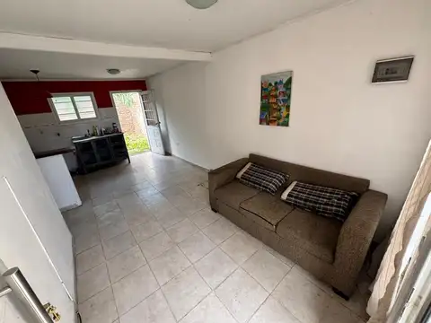 Depto Tipo Casa en Alquiler de 4 ambientes