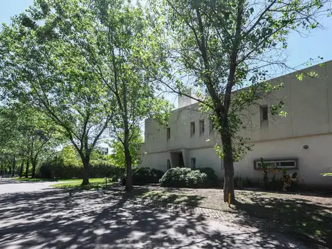 Casa en  Barrio privado Los Pasos 1 -  Fisherton - 4 Dormitorios - Quincho - Pileta