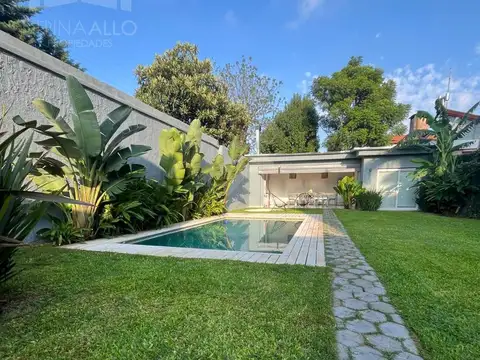 VENTA CASA 4 AMBIENTES EN CASTELAR NORTE