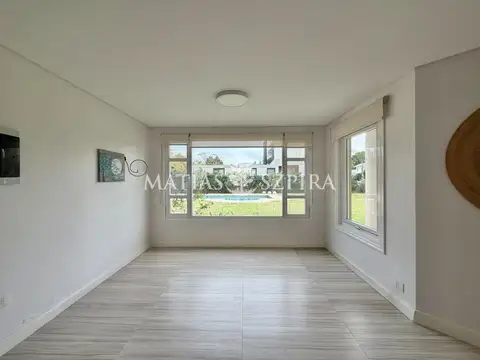 Casa 5 ambientes con 4 baños