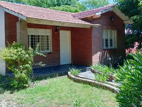 VENTA CASA 3 AMBIENTES AMPLIA PARQUE ACEPTA PERMUTA PINAMAR