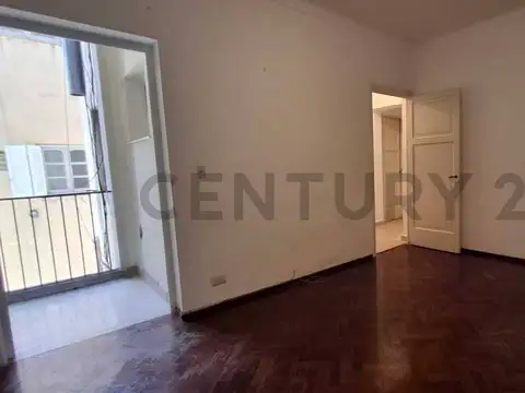 Rivadavia 100, Piso 2