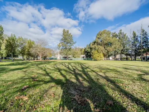 Lote 2.526m2 - Miralagos I