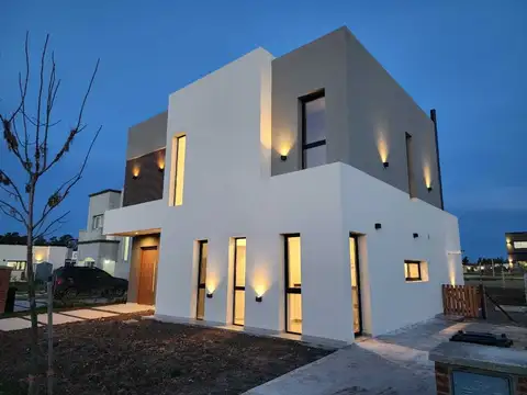 Casa en Venta 1 año