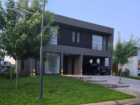 Casa en Venta Carpinchos-Nordelta