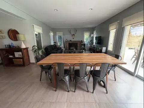 Barrio San Alfonso, Pilar de Este