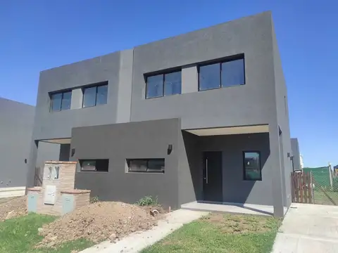 Casa  en Alquiler en El Aljibe, Pilar, G.B.A. Zona Norte