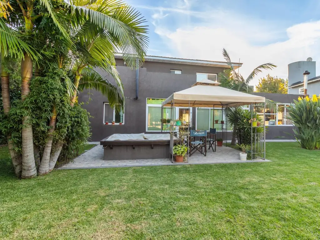 Casa en Venta con cochera