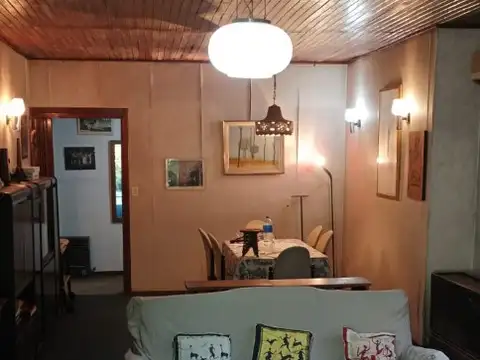 Casa en Venta con 3 cocheras
