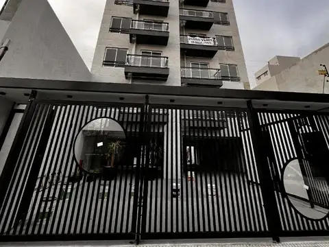 Alem 700, Piso 2