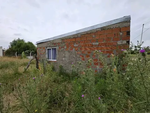 Vendo Casa en Terreno de 800 m2 en Colonia Elia, Entre Ríos.