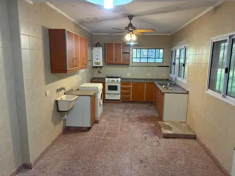 QUINTA SOBRE GRAN TERRENO EN KM 13.