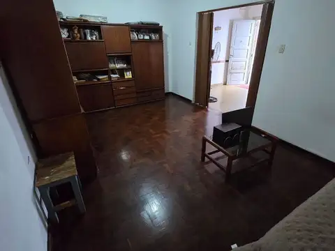 VENTA CASA 3 AMB CON PATIO BERNAL