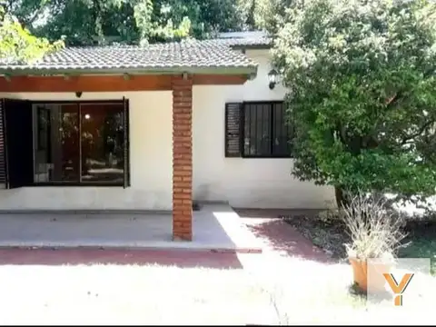 Casa en venta - 3 Dormitorios 2 Baños - 4.540Mts2 - Moreno