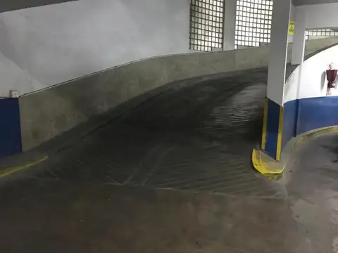 Cochera fija en VENTA  en Recoleta - Valet Parking - Oportunidad - Financiamos