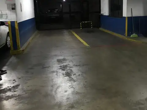 Cochera fija en VENTA  en Recoleta - Valet Parking - Oportunidad - Financiamos
