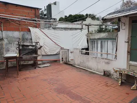 Depto Tipo Casa en Venta 80 años