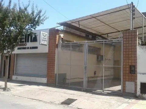 B° Pueyrredón P. Luis Monti 2400 Galpón + oficinas Rec menor
