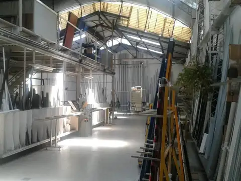 Padre Luis Monti 2400