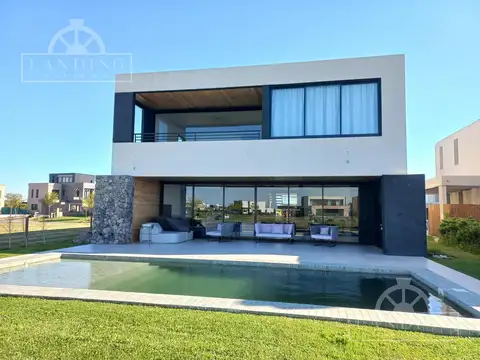 Casa en Alquiler de 4 dormitorios