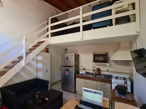 EN VENTA EN CASEROS DEPARTAMENTO DE 2 AMB. TIPO LOFT EN P.B. CON ENTRADA POR PASILLO - FICHA 8462