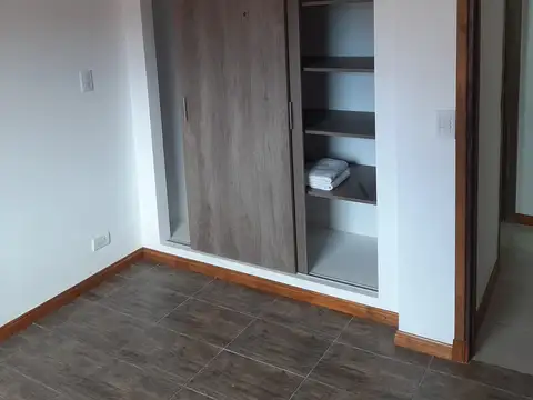 Casa 3 amb, con garage y parque - Angelelli y 11 de Septiembre