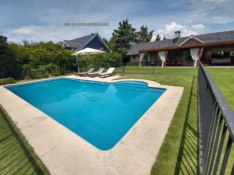 Casa 5 ambientes con 3 baños