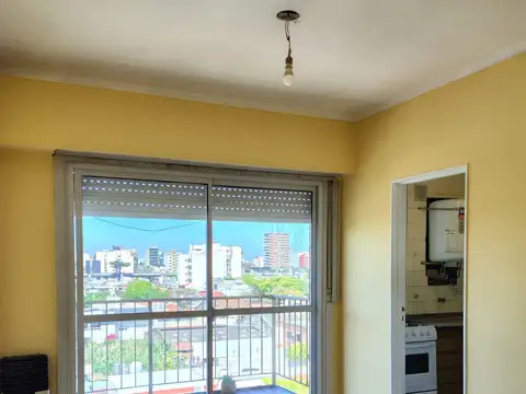 AL FRENTE CON MAGNIFICA VISTA TODO AIRE SOL Y LUZ – PERFECTO  ESTADO– A 1 CDRA METROBUS JUAN B JUSTO