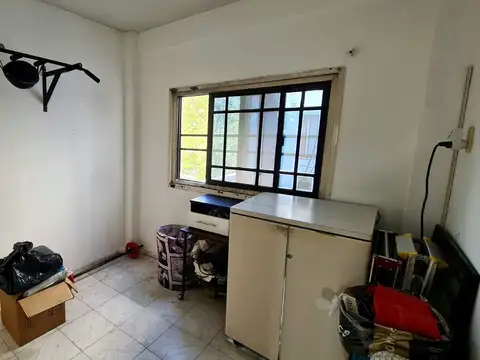 Vendo Depto. excelente estado. 3 Amb. confrafrente con balcon, con vista abierta