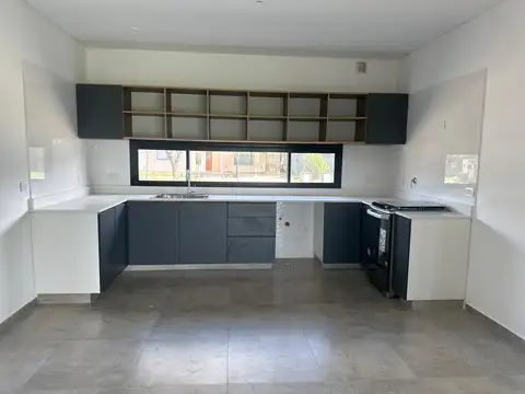 Casa en Venta en El Canton, USD 260.000