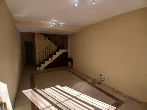 Casa en Alquiler en Villa Real, $ 1.800.000