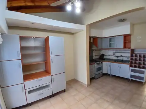 Triplex 3 ambientes, play room, patio, terraza, entrada de auto. Villa Real