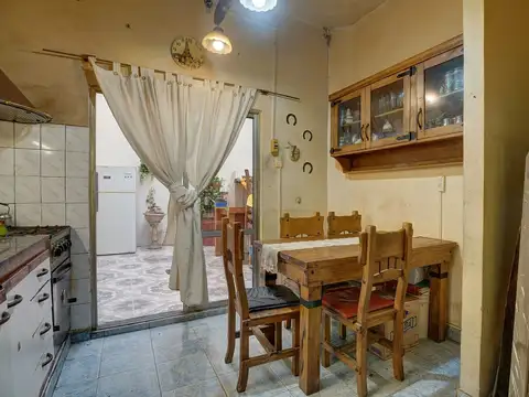 Depto Tipo Casa en Venta en Pompeya, USD 65.000