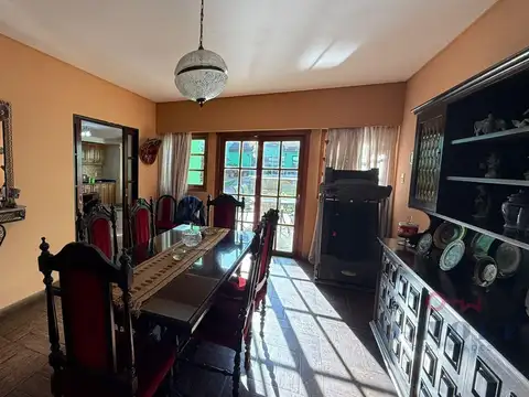 Casa 5 ambientes con 3 baños