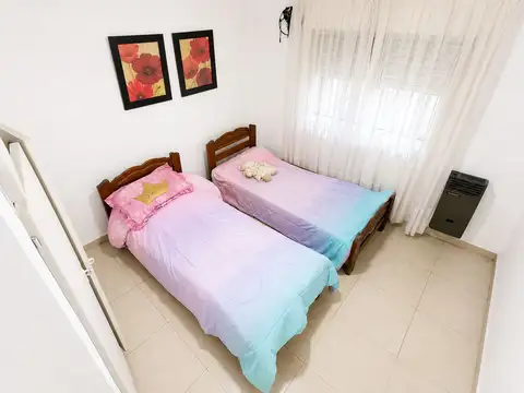 Casa 8 ambientes con 3 baños