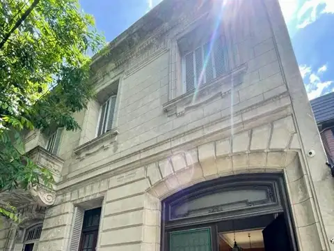 VENTA CASA EN LOTE PROPIO 250 M2 EN FLORES