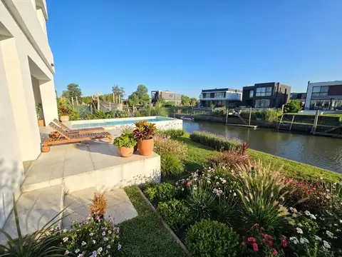 casa en alquiler anual al rio en náutico Canal Villanueva