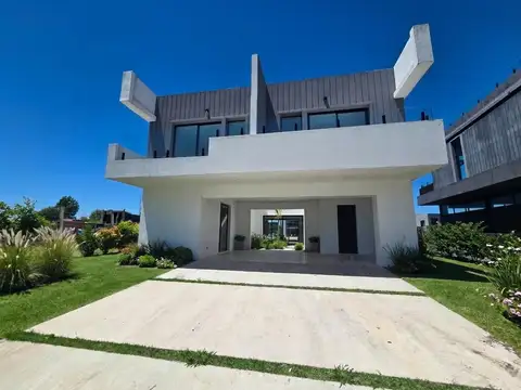 Casa en Alquiler de 4 dormitorios