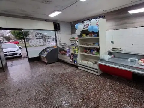 Av. San Martín 751 , Piso 0